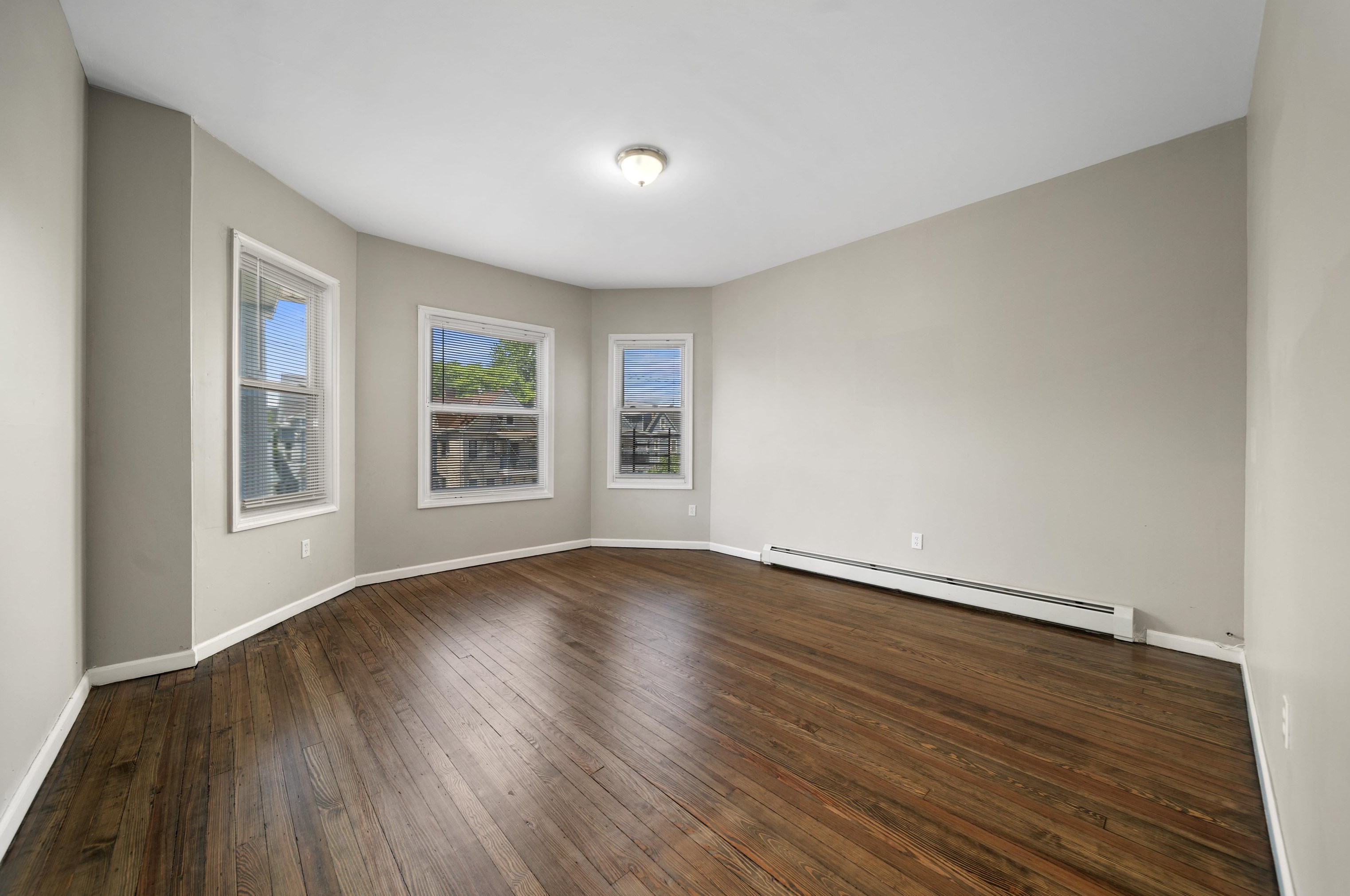 111 Graham Ave, Paterson NJ 07508-2961 exterior