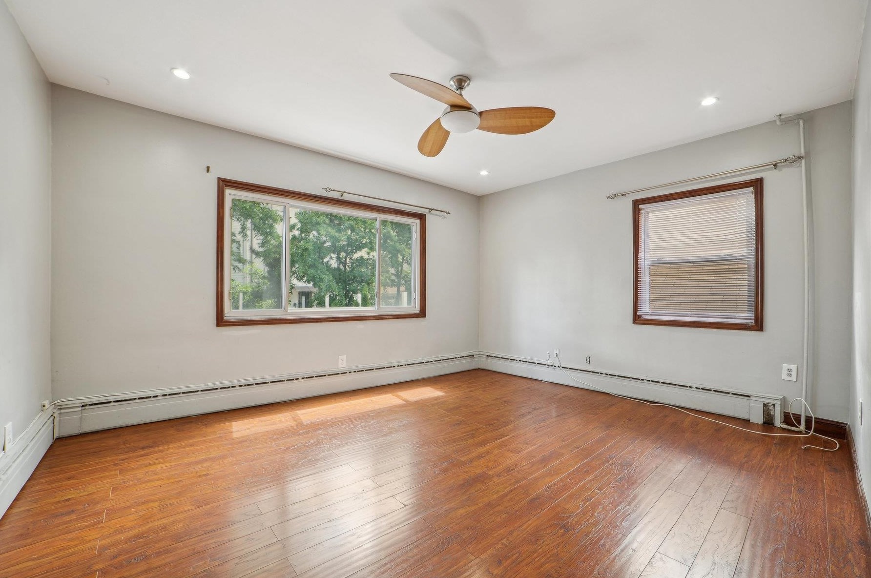 444 Mallory Ave, Jersey City, NJ 07306-7015