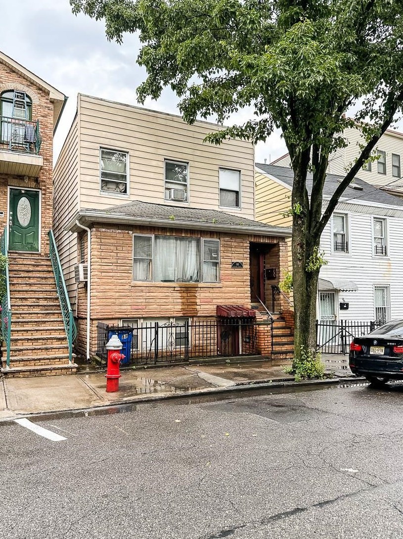 88 Laidlaw Ave, Jersey City, NJ 07306