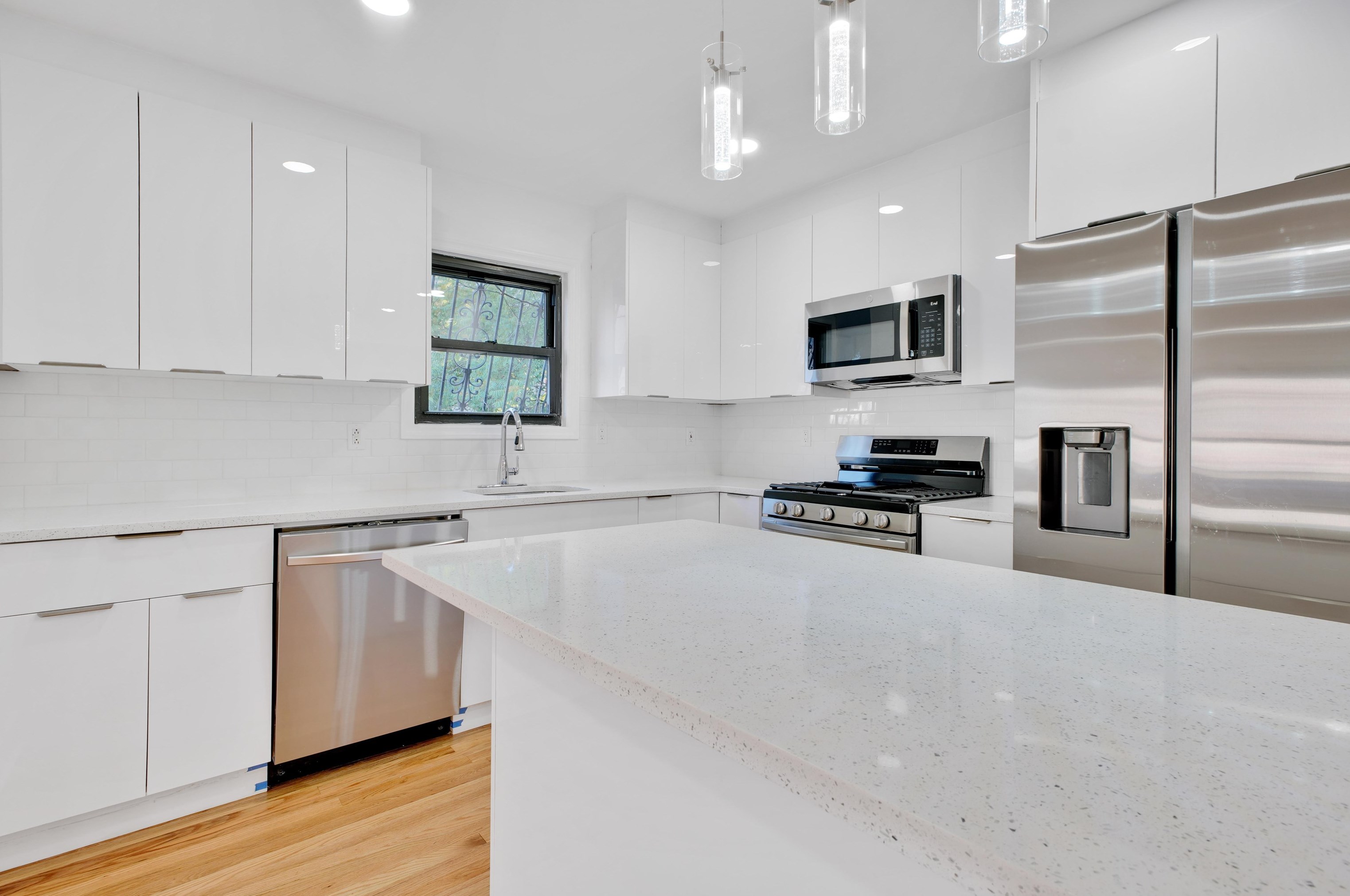 373 Palisade Ave, Jersey City, NJ 07307-1607