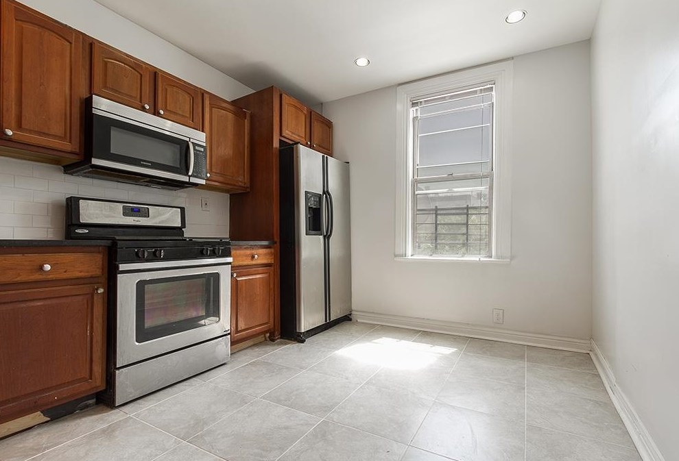 65 Lexington Ave, Jersey City NJ  07304-1282 exterior