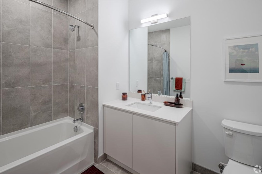 3 New York Ave, Jersey City NJ 07307-1340 exterior