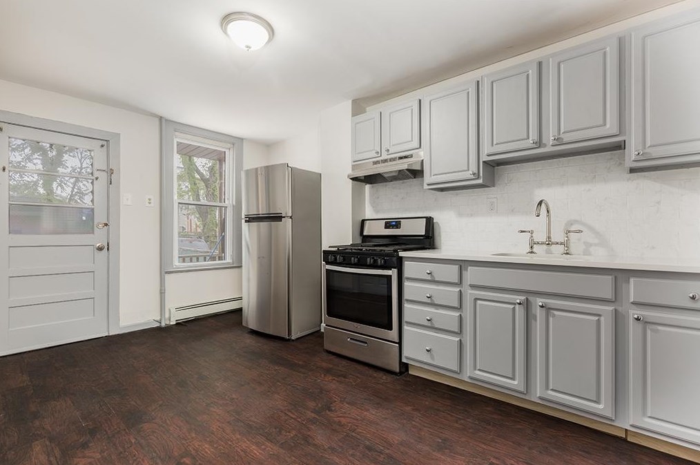 96 W 21st St, Bayonne, NJ 07002
