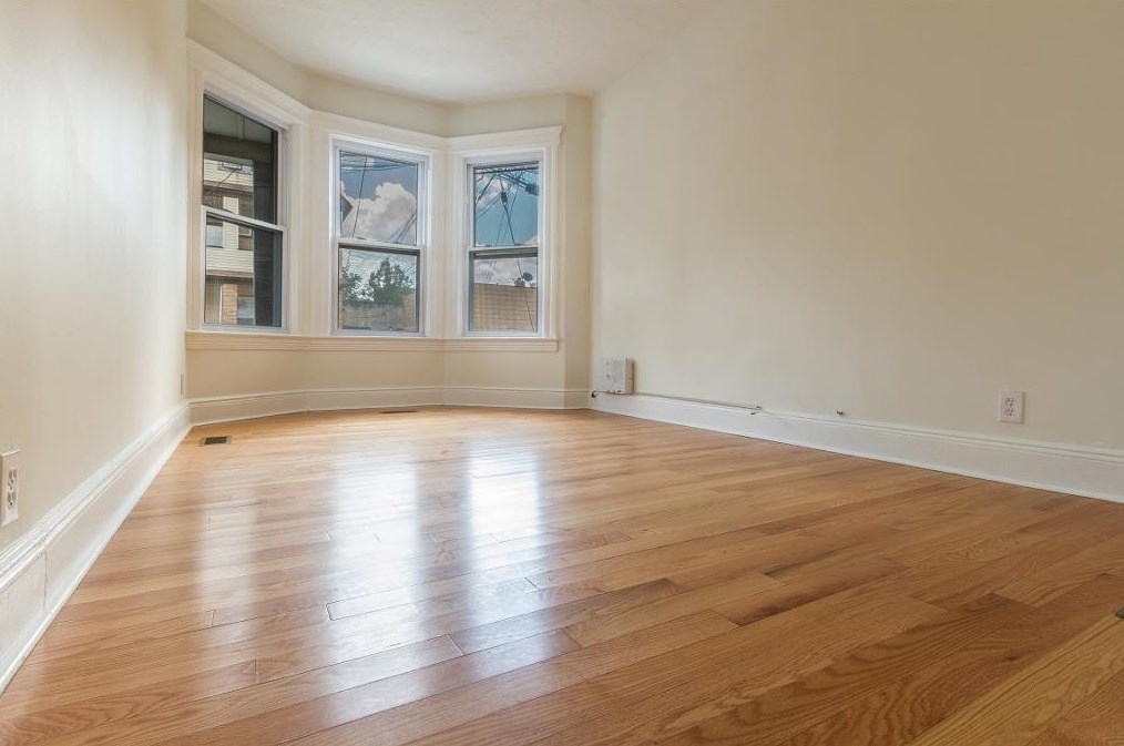 45 W 18th St, Bayonne, NJ 07002