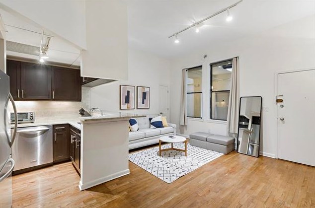 187 Wayne St, Jersey City, NJ 07302-3320