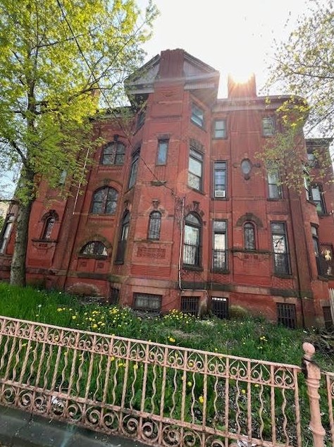 97 Summit Ave, Jersey City, NJ 07304