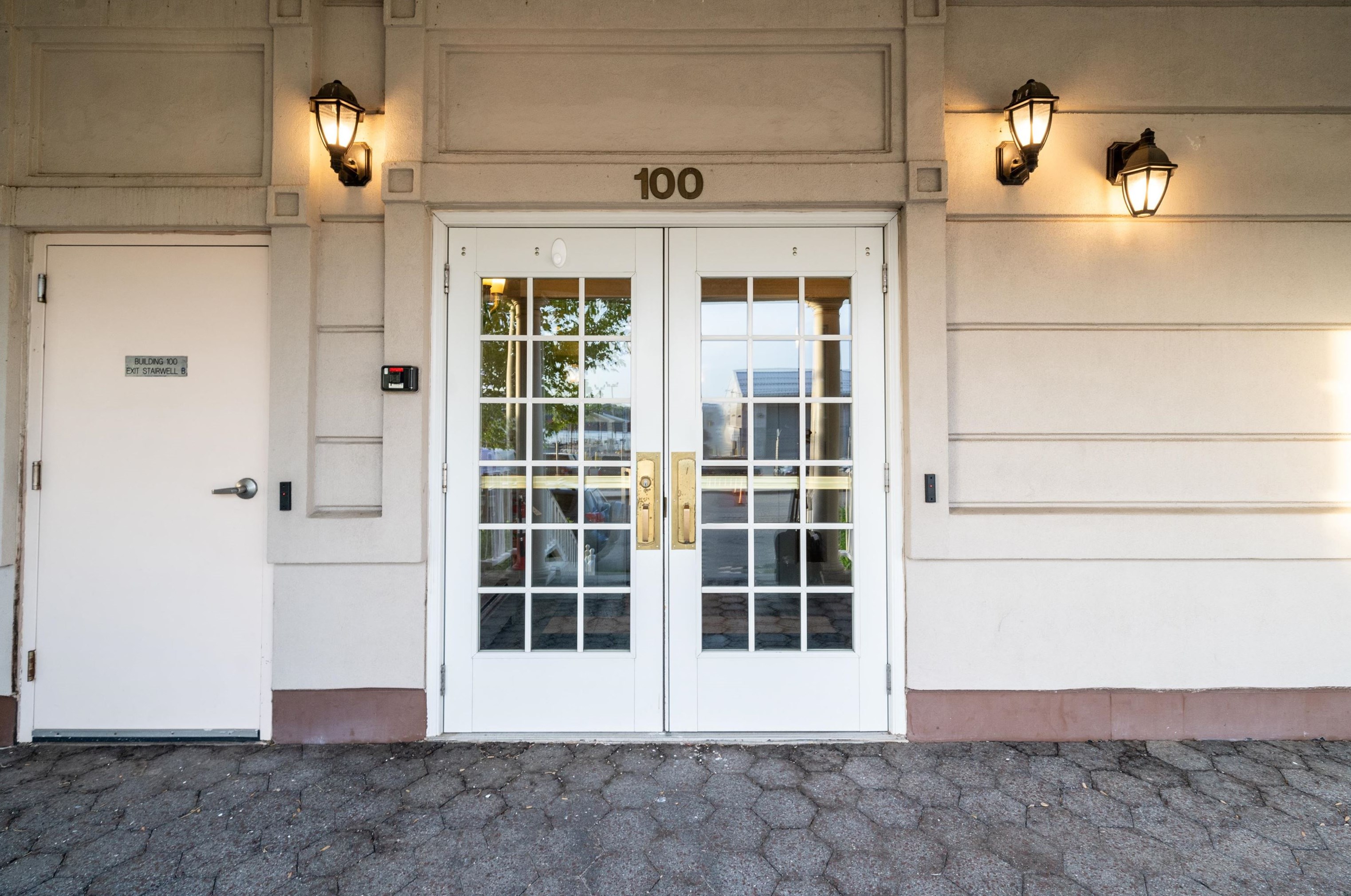 100 Shearwater Ct E #81, Jersey City, NJ 07305