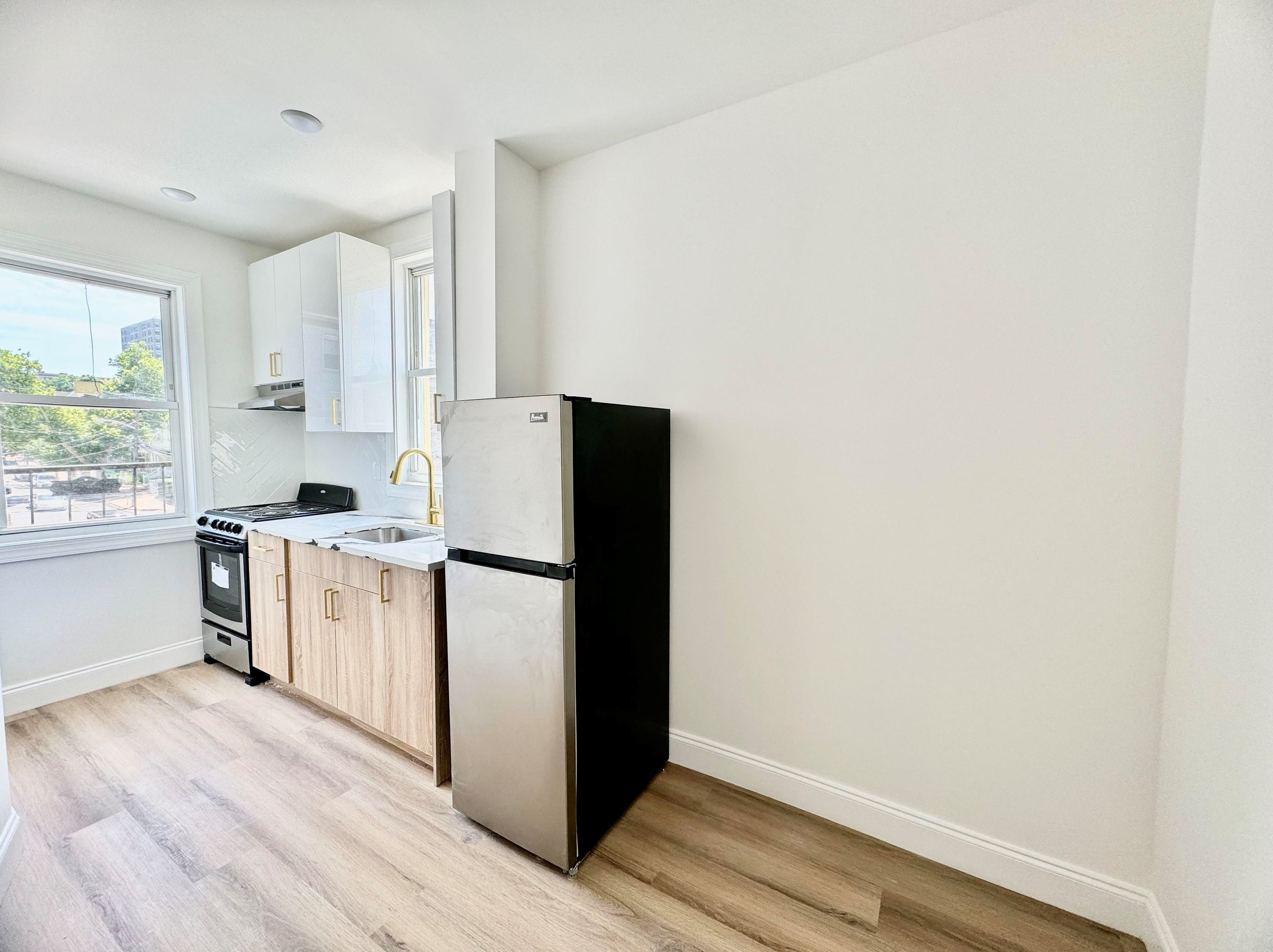 770 Side Ave, Jersey City, NJ 07306-6602