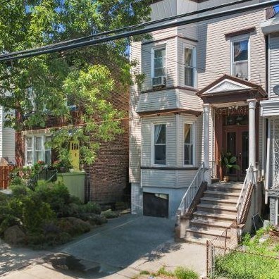 46 Lincoln St, Jersey City, NJ 07307-2933