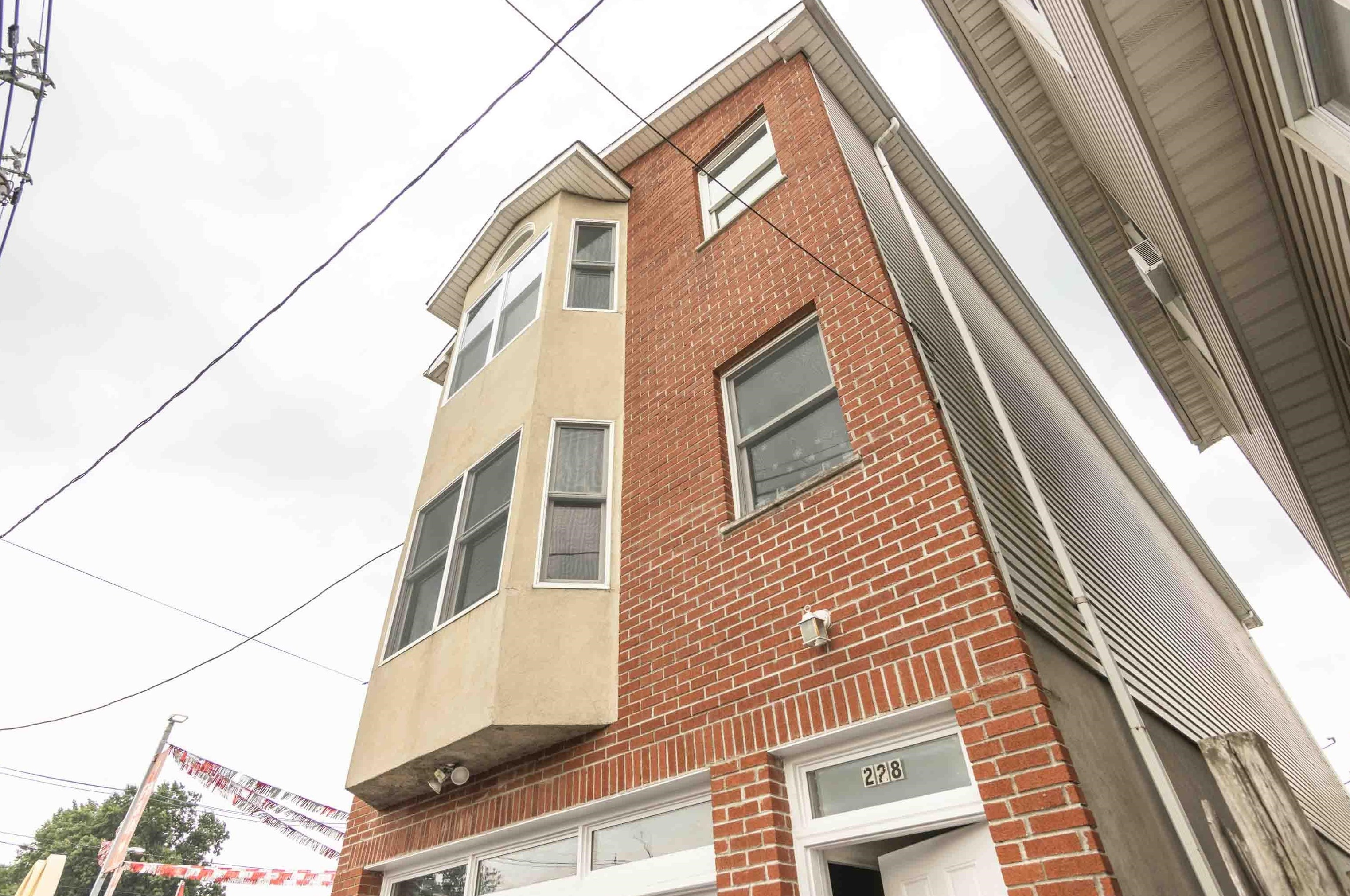 228 Mallory Ave, Jersey City, NJ 07304-1259