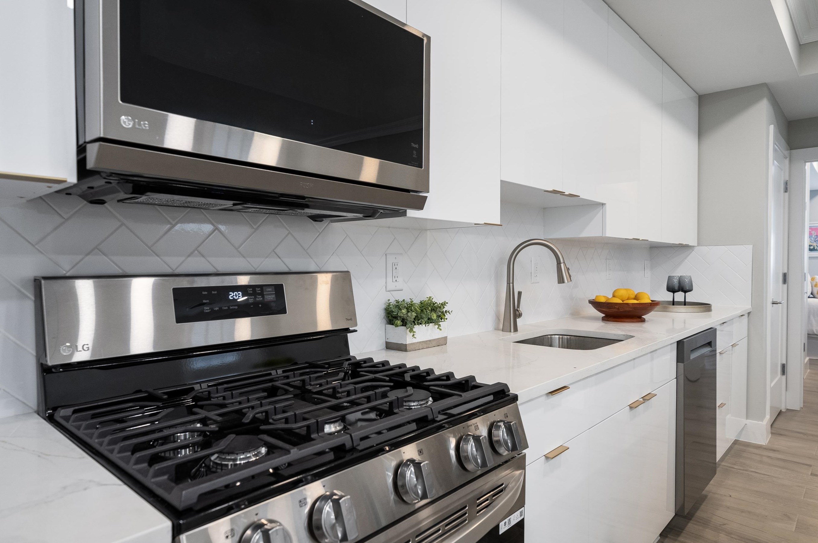 90 Webster Ave #1, Jersey City, NJ 07307