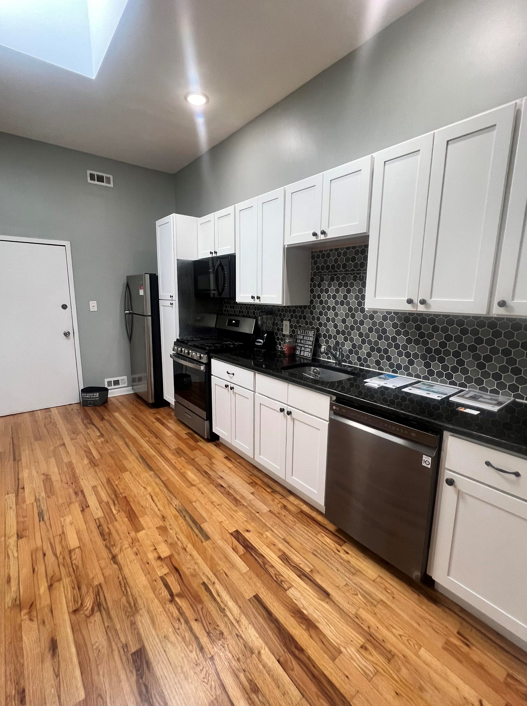 118 Leonard St, Jersey City, NJ 07307