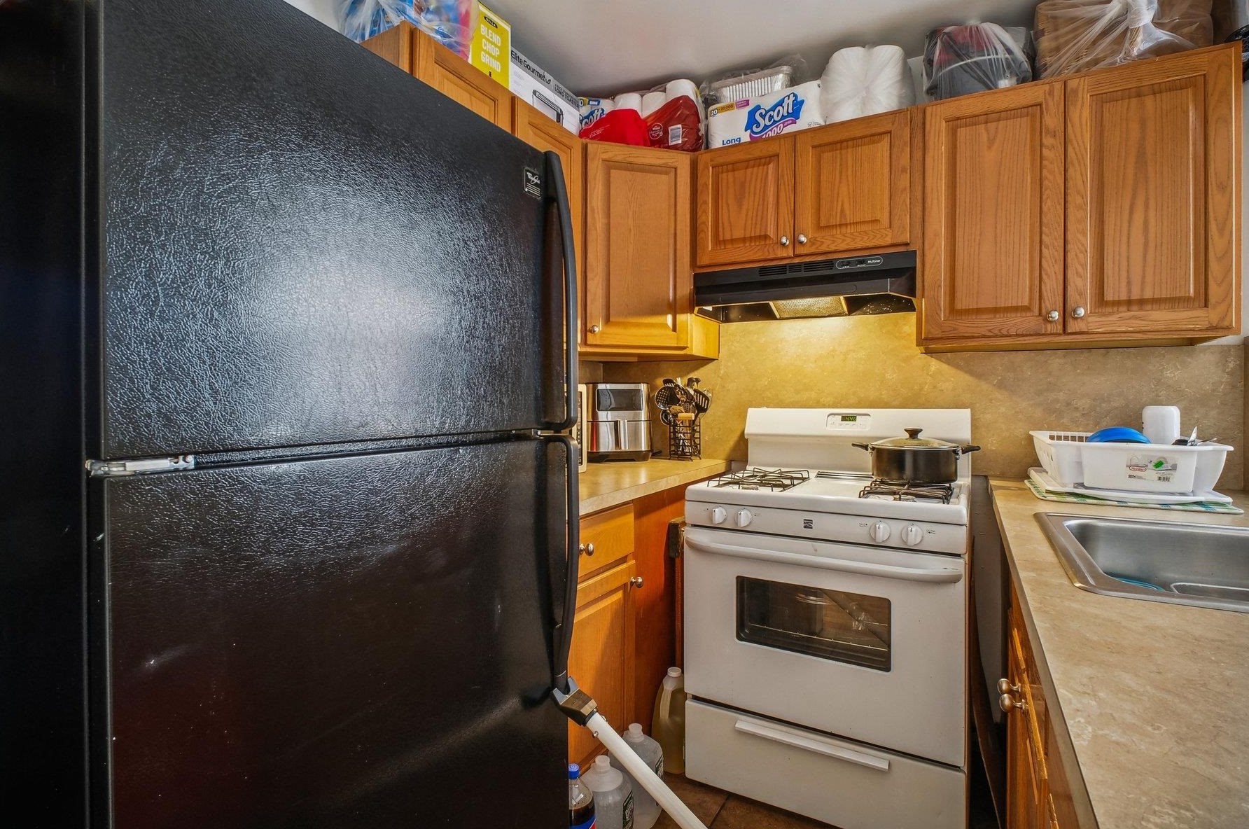 171 Old Bergen Rd #301, Jersey City, NJ 07307