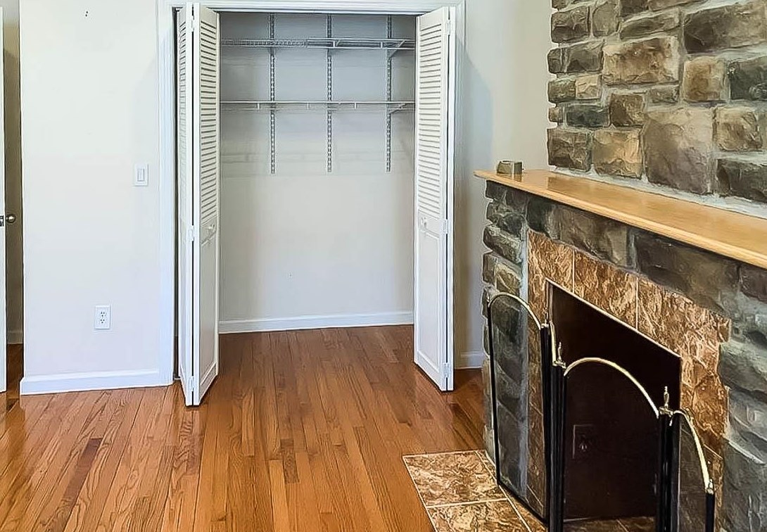 41 Hopkins Ave, Jersey City NJ  07306-1522 exterior