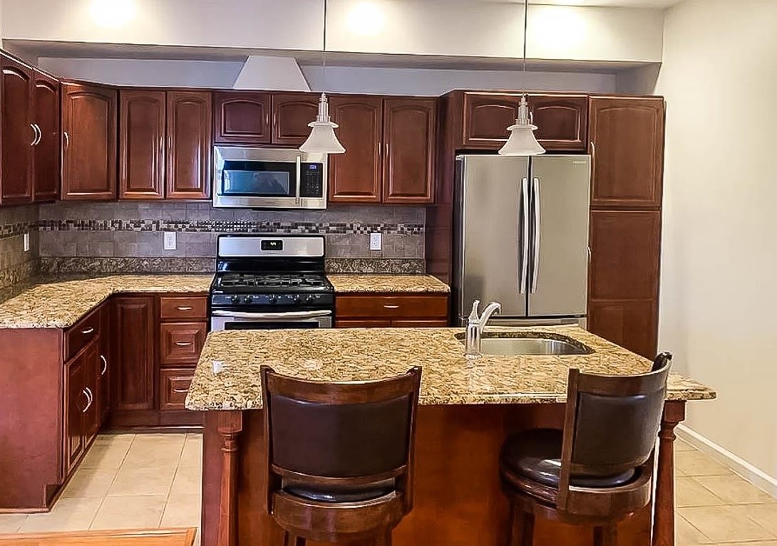 41 Hopkins Ave, Jersey City NJ  07306-1522 exterior