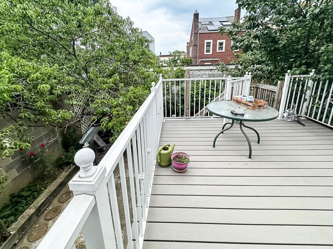 41 Hopkins Ave, Jersey City NJ  07306-1522 exterior