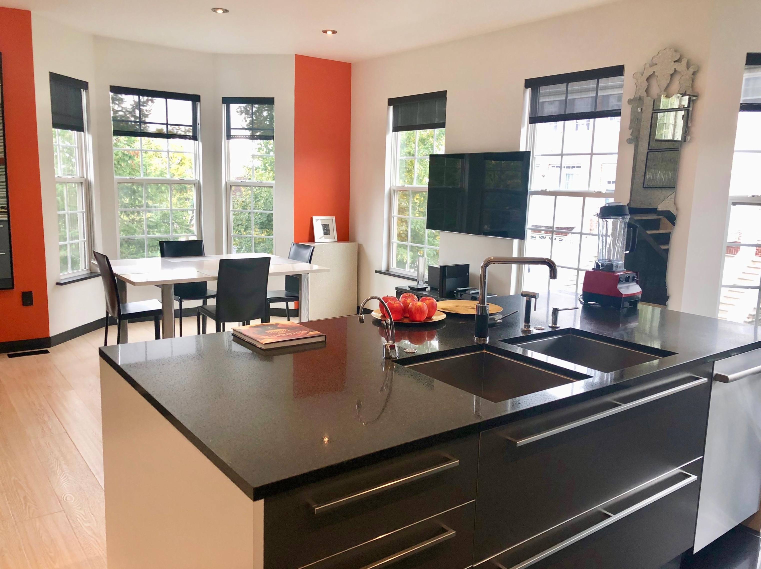 16 Tellicherry Ct, Jersey City, NJ 07305