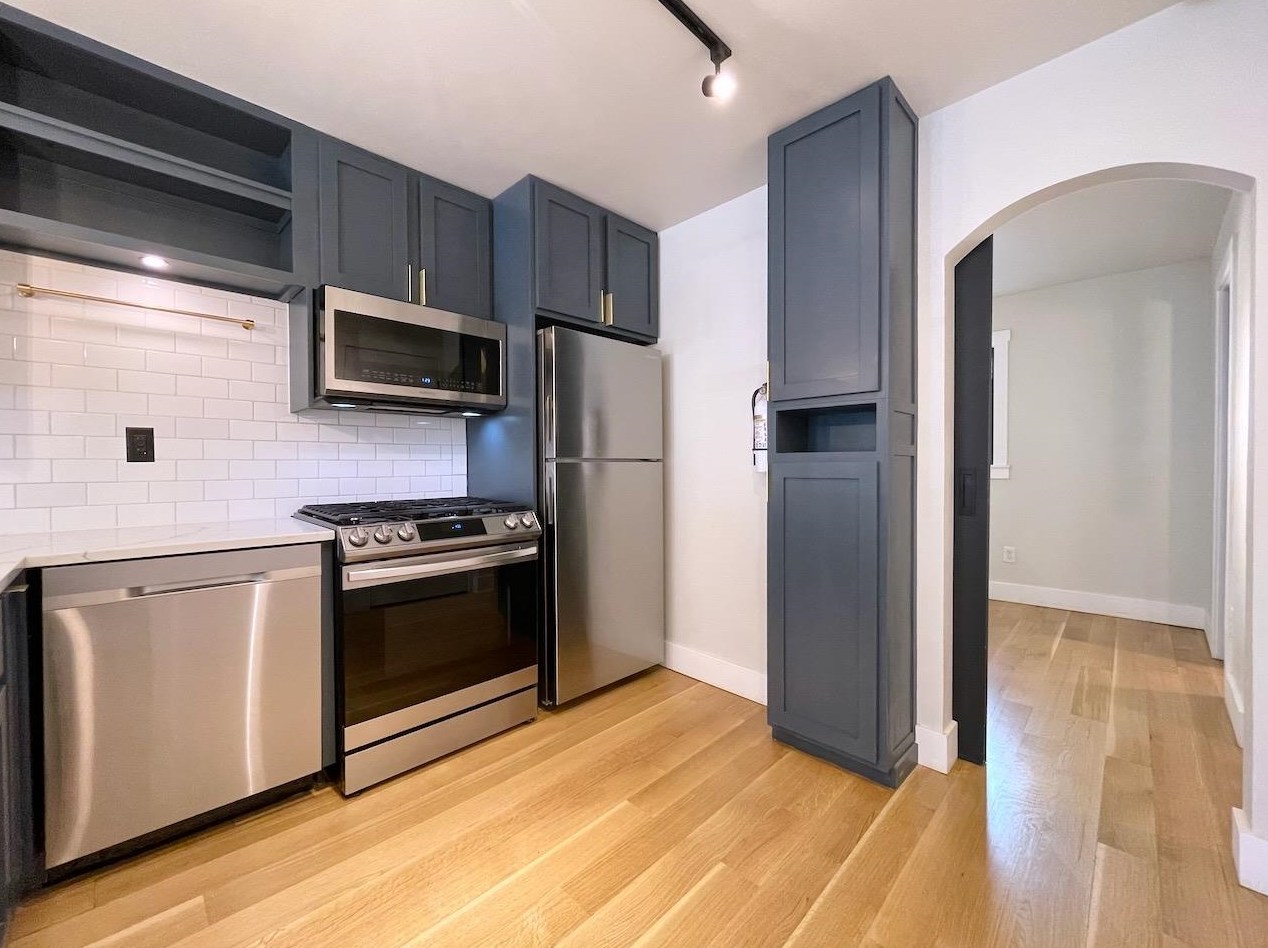 320 6th St #b, Jersey City, NJ 07302