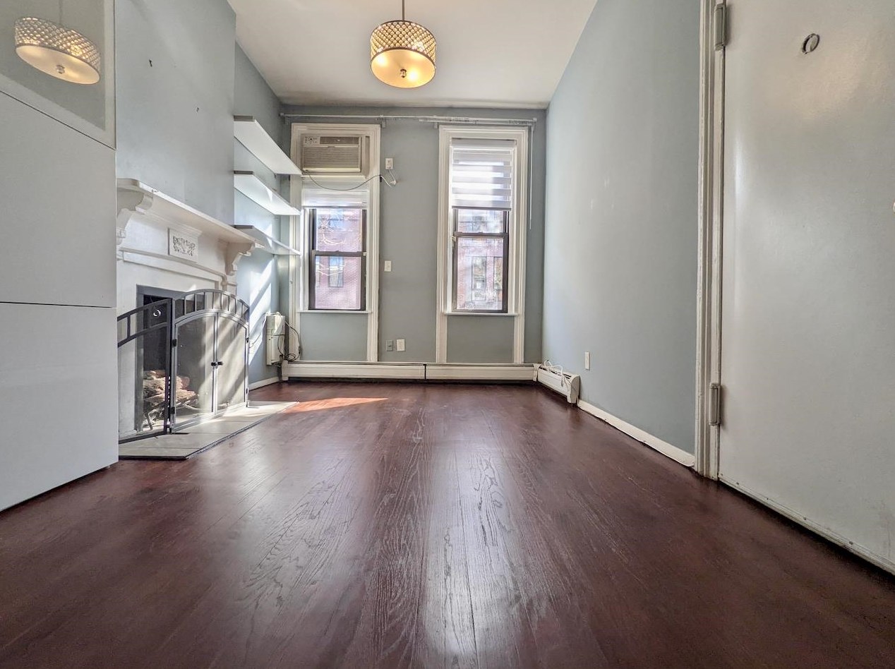 372 2nd St Apt 1r, Jersey City, NJ