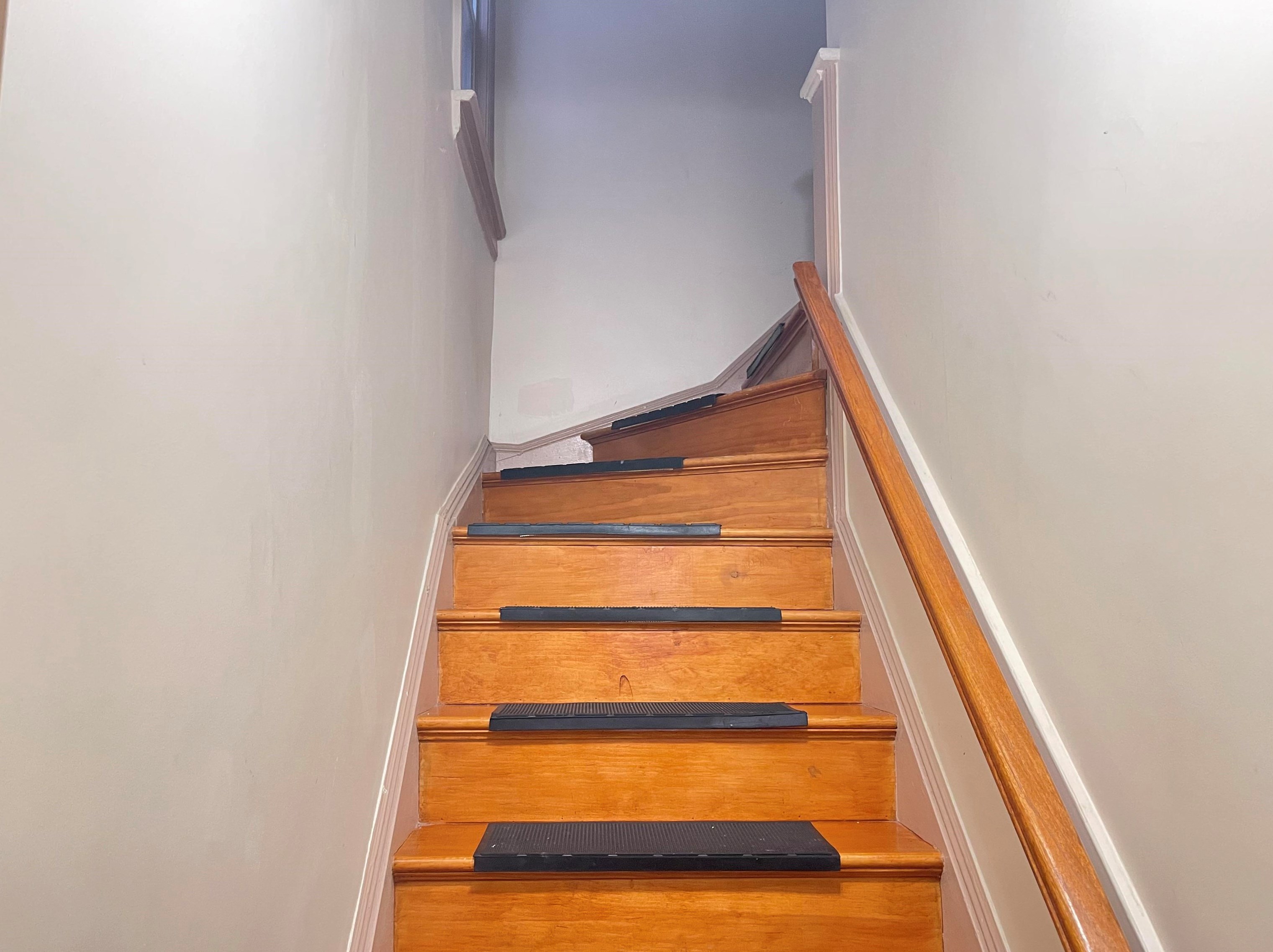 13 W 27th St #2, Bayonne, NJ 07002