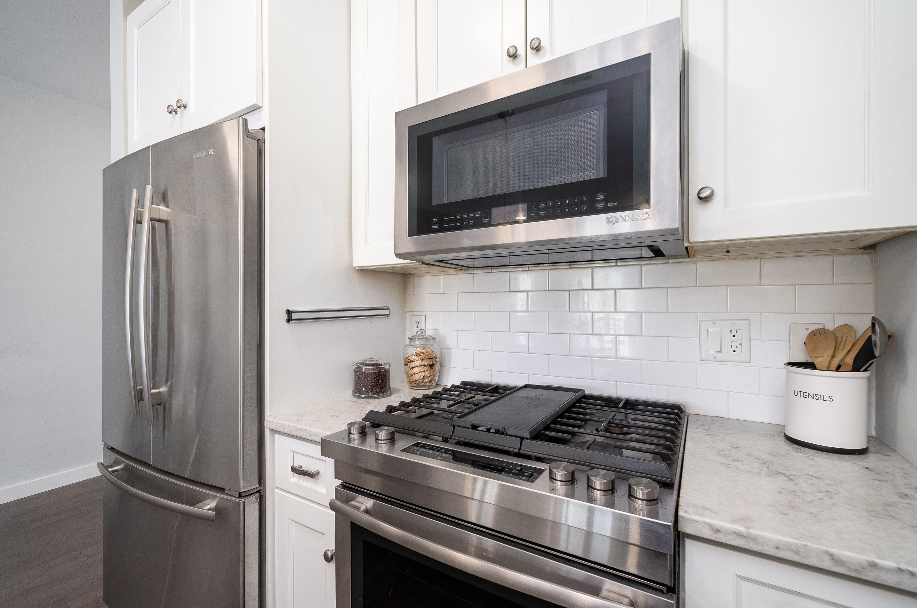 302 Palisade Ave, Jersey City, NJ 07307-1711
