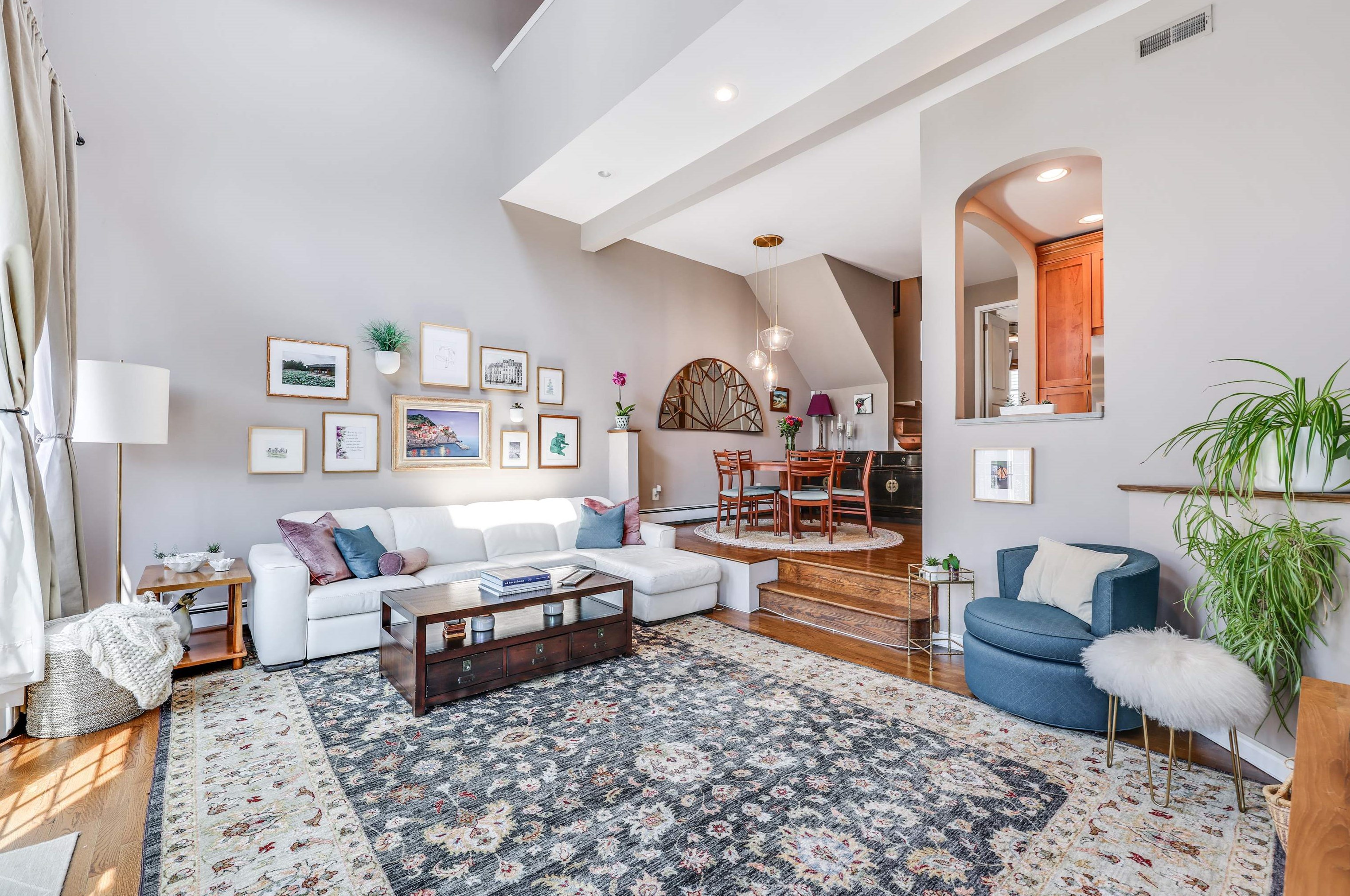 298 3rd St Apt 4, Jersey City, NJ 07302