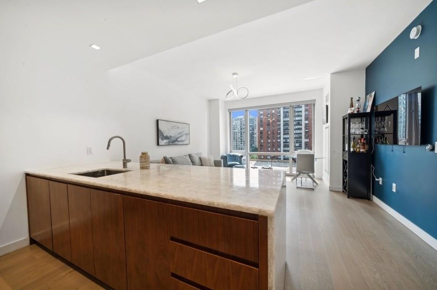 75 Park Ln S #710, Jersey City, NJ 07310