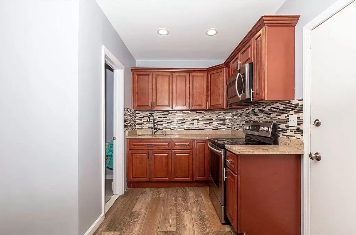 133 W 5th St, Bayonne, NJ 07002