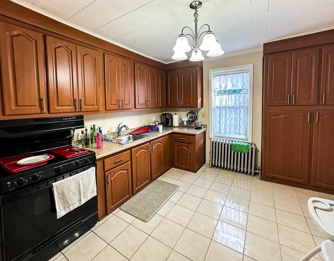 69 Boyd Ave, Jersey City, NJ 07304-1407