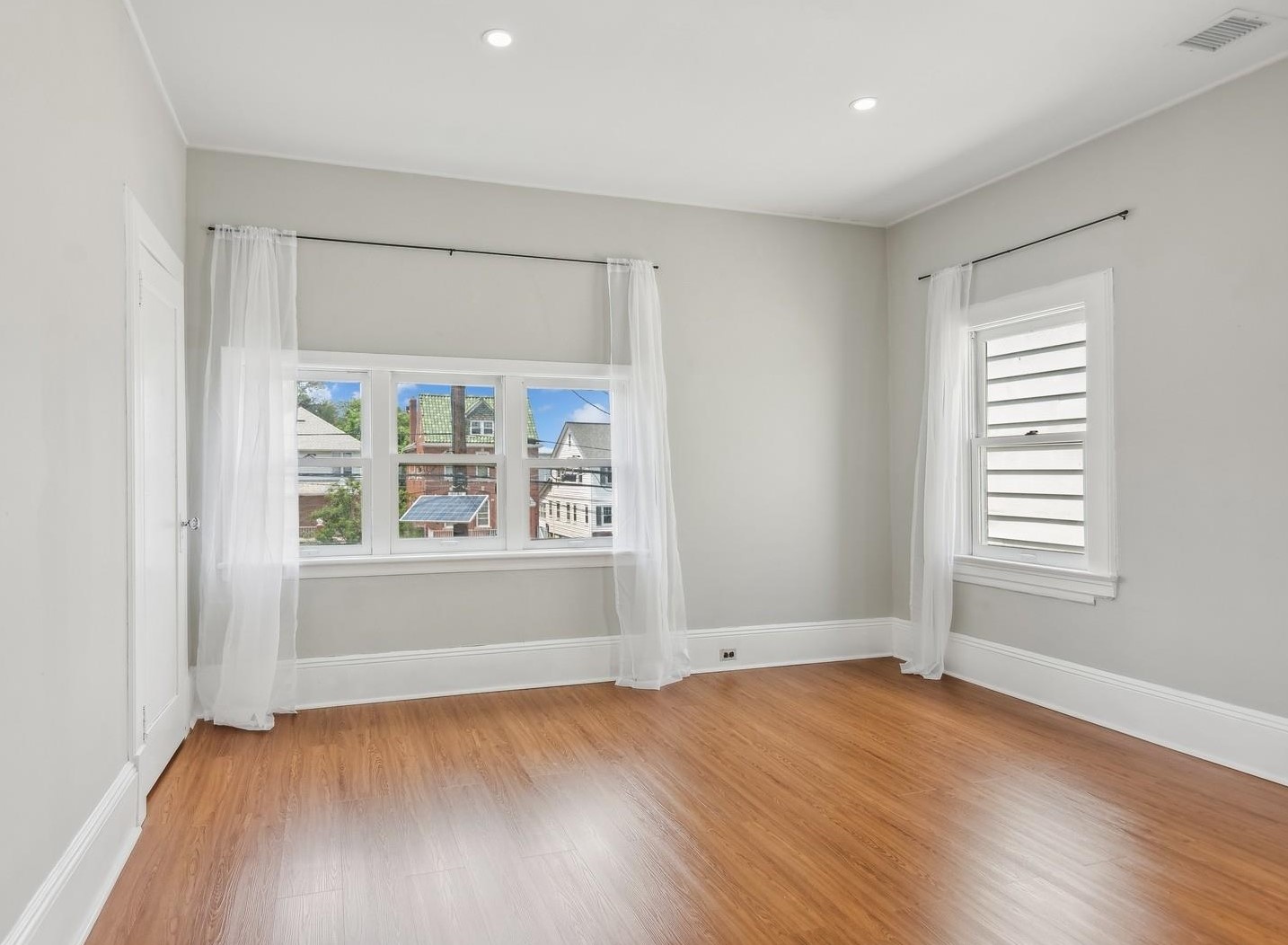 748 Avenue C, Bayonne NJ  07002-5148 exterior