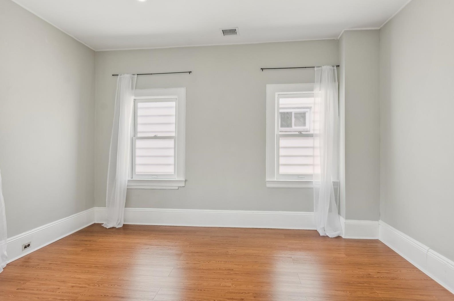 748 Avenue C, Bayonne NJ  07002-5148 exterior