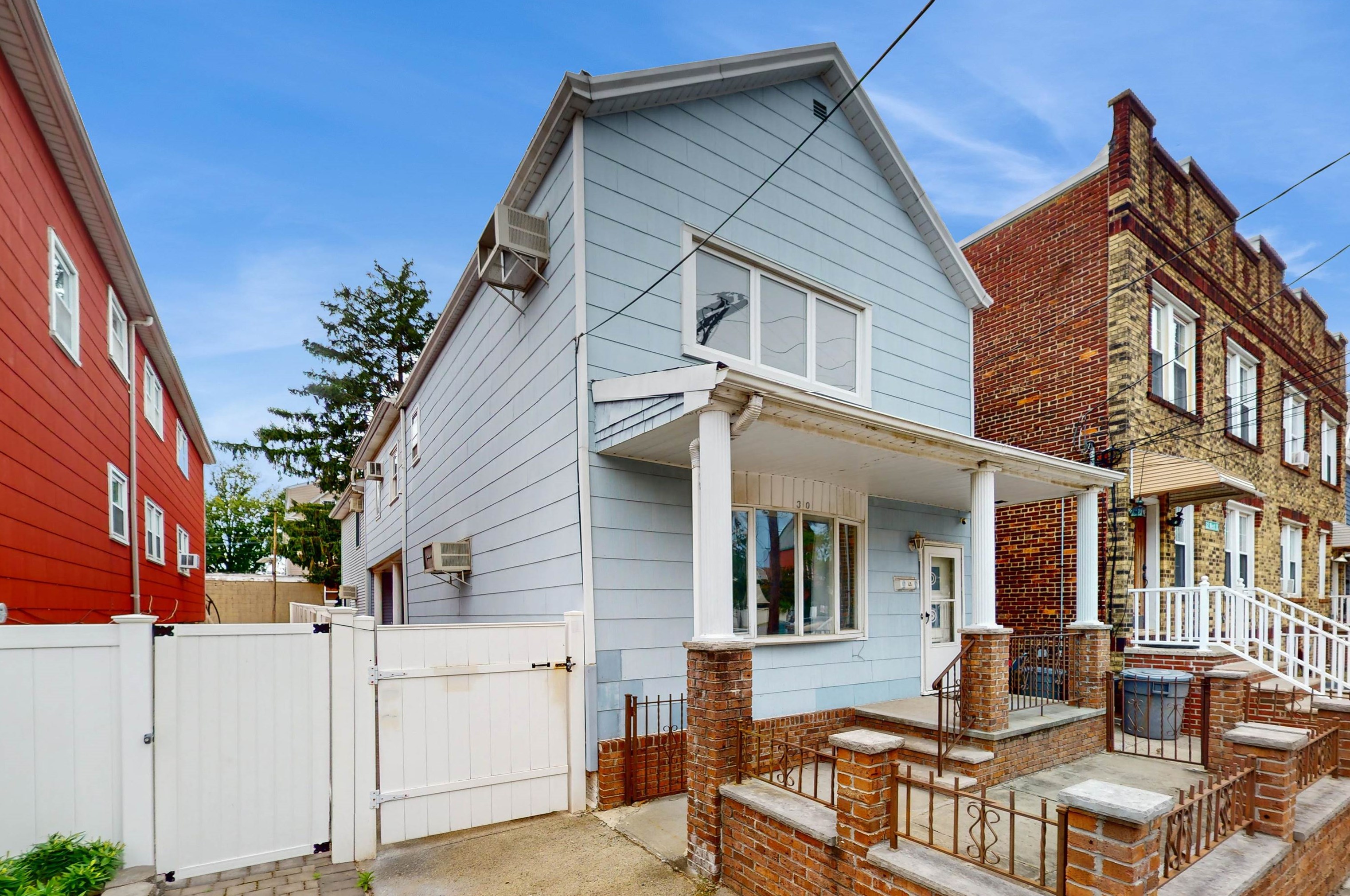 30 W 13th St, Bayonne, NJ 07002