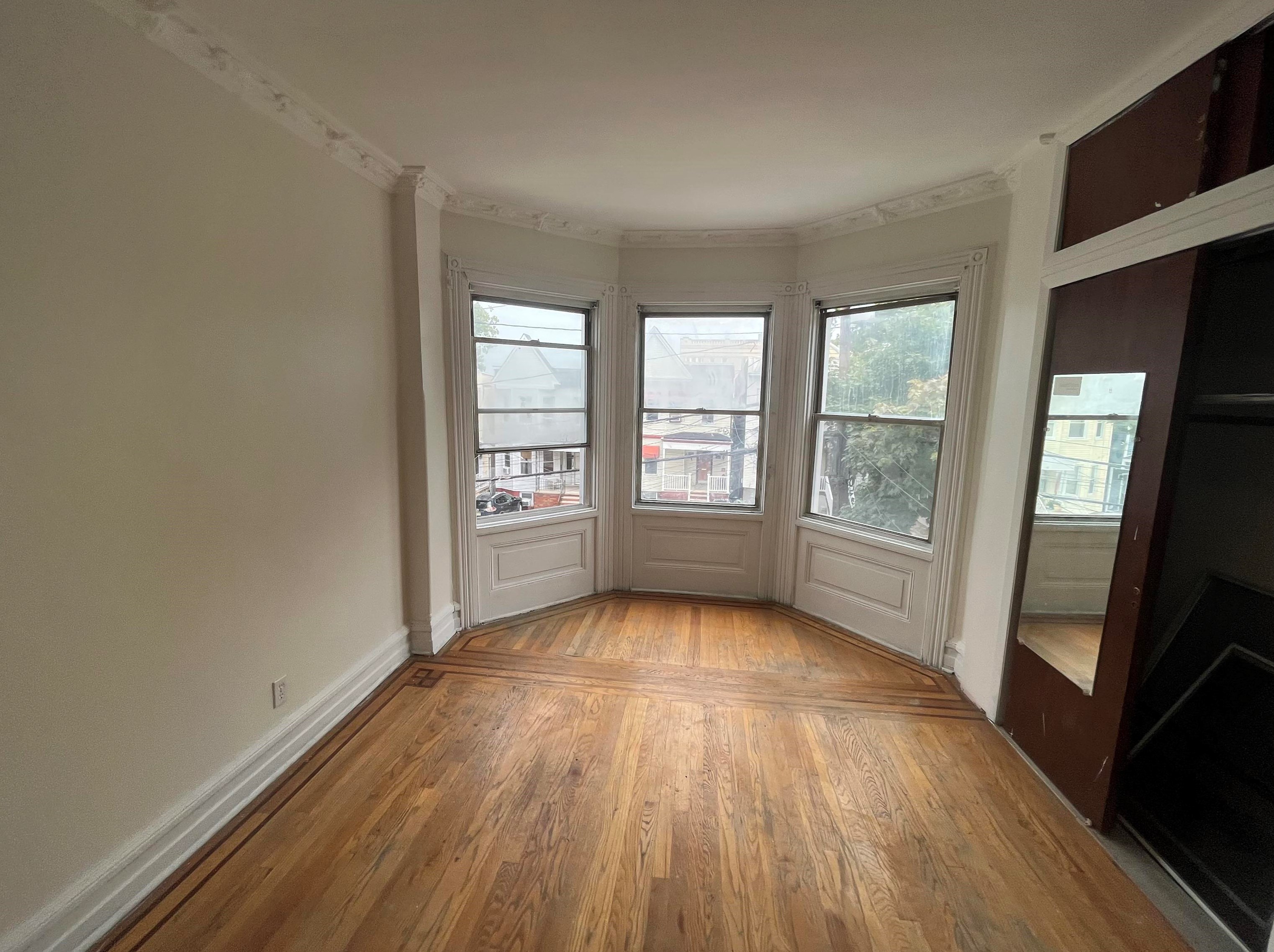 129 Highland Ave, Jersey City, NJ 07306