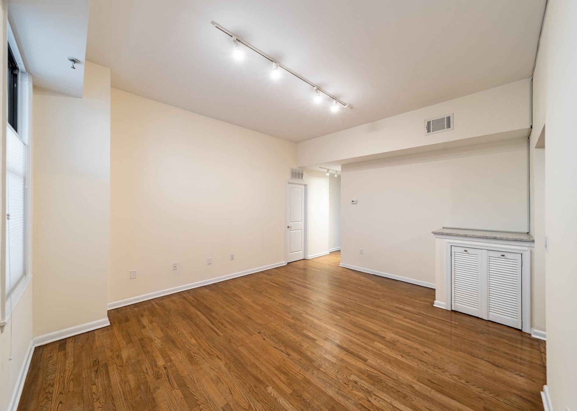187 Wayne St #211c, Jersey City, NJ