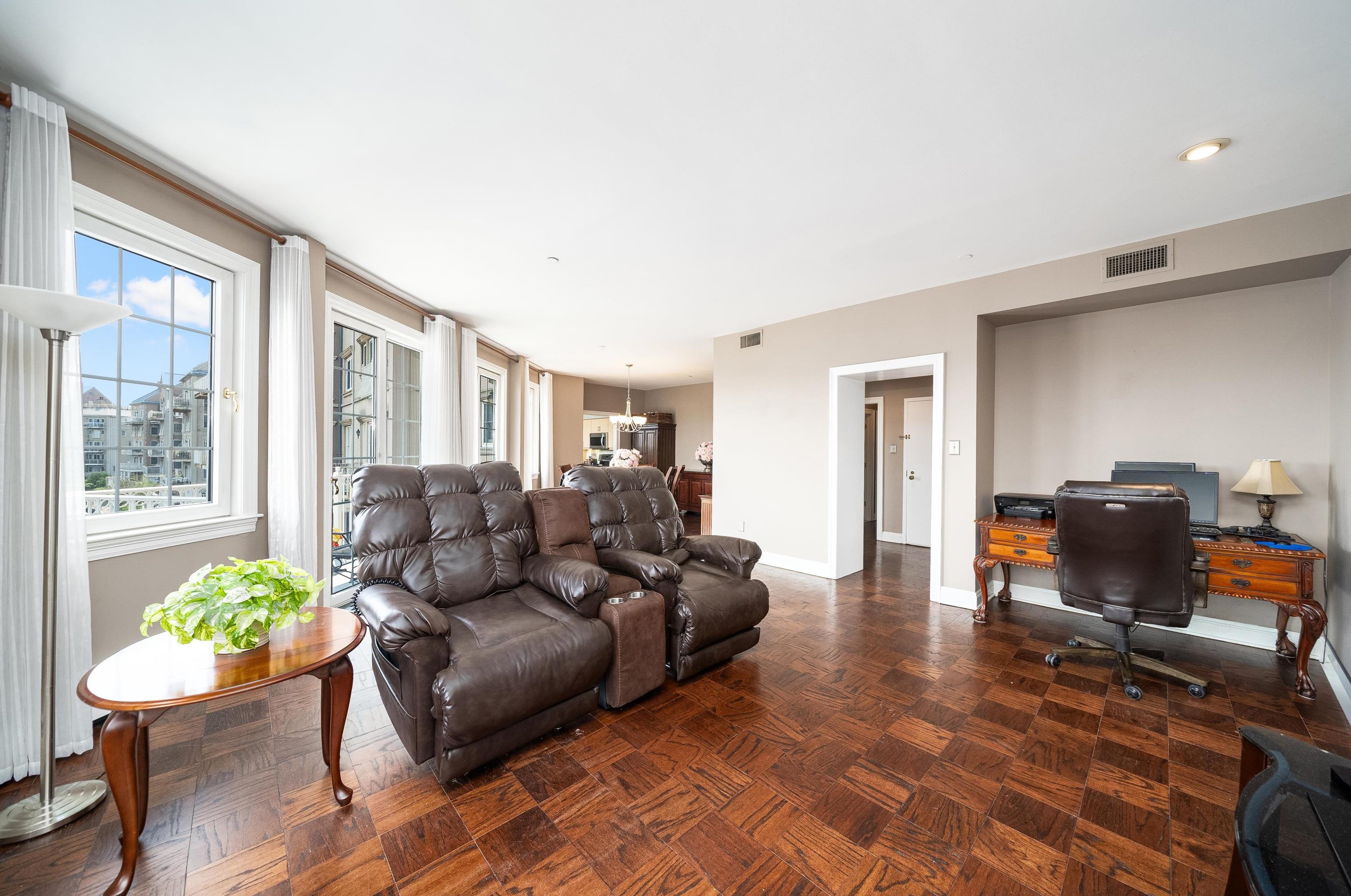 205 Shearwater Ct W #32, Jersey City, NJ 07305