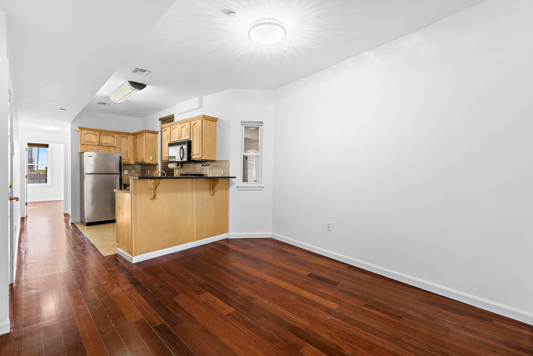 395 2nd St, Jersey City, NJ 07302-2281