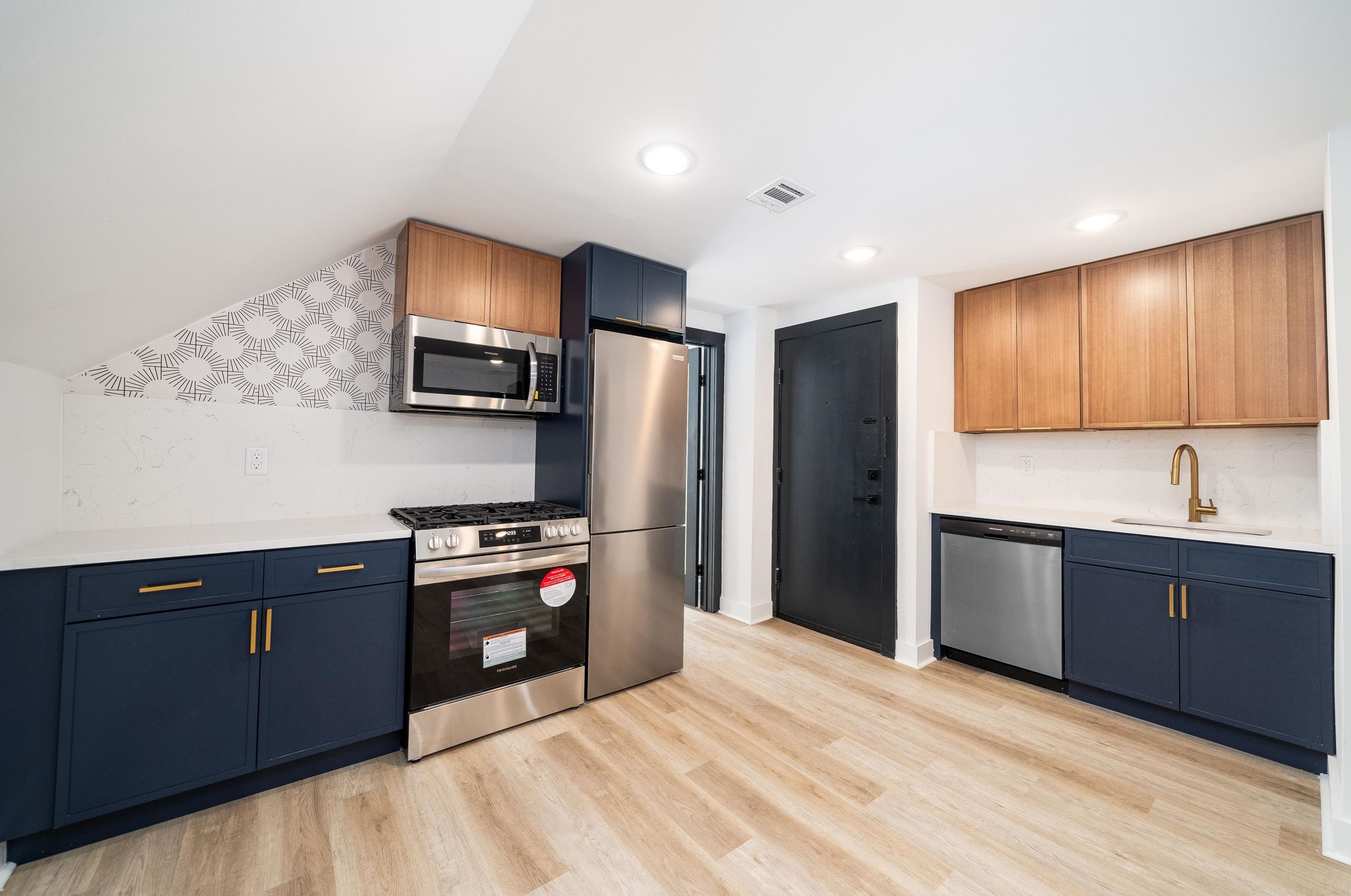 169 Webster Ave #3, Jersey City, NJ 07307