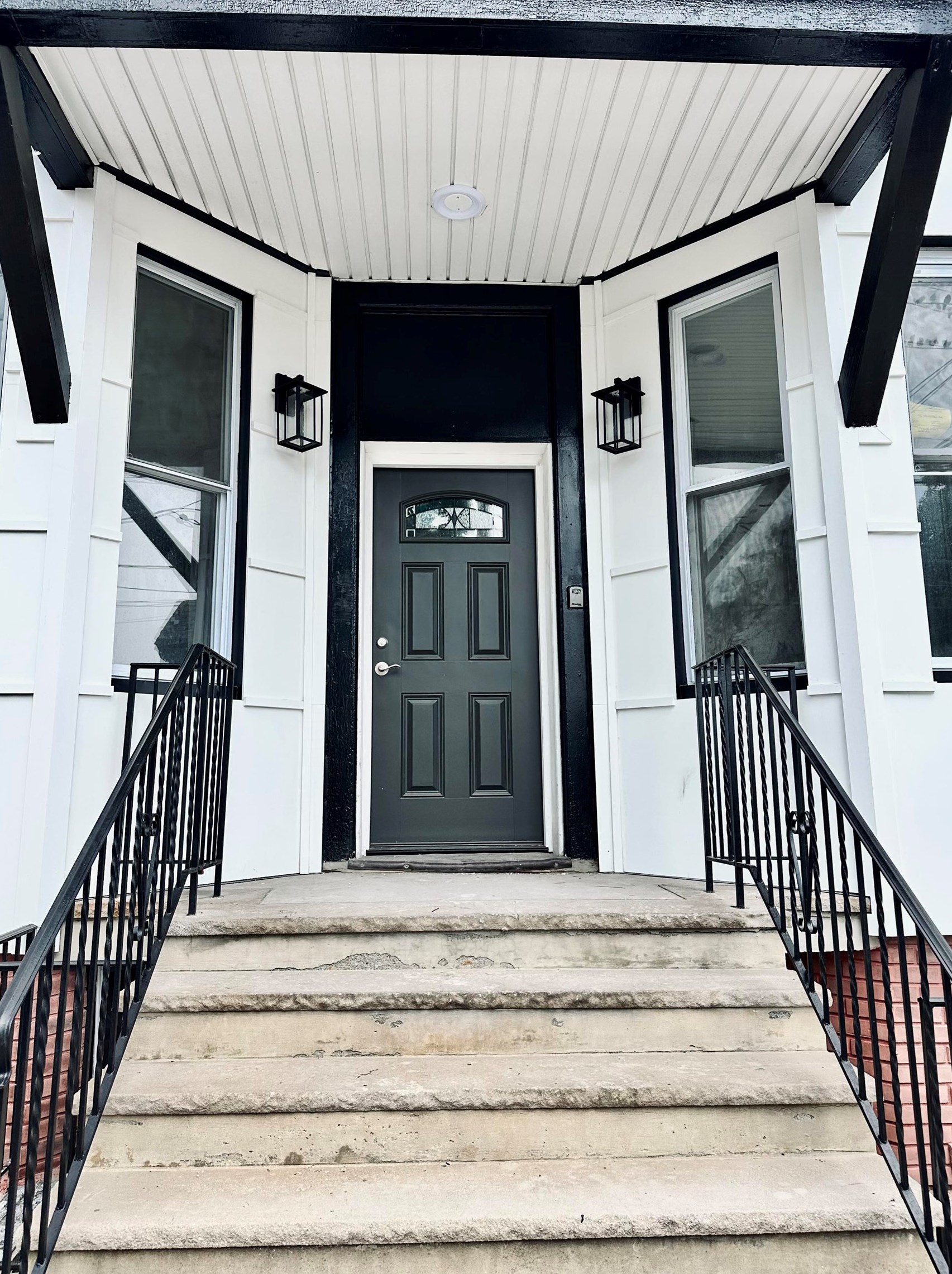 76 Manhattan Ave, Jersey City, NJ 07307-3022