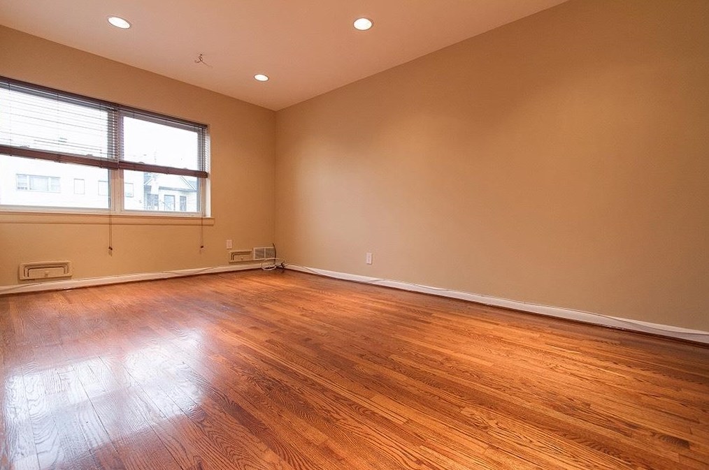 86 Palisade Ave, Jersey City, NJ 07306-1107