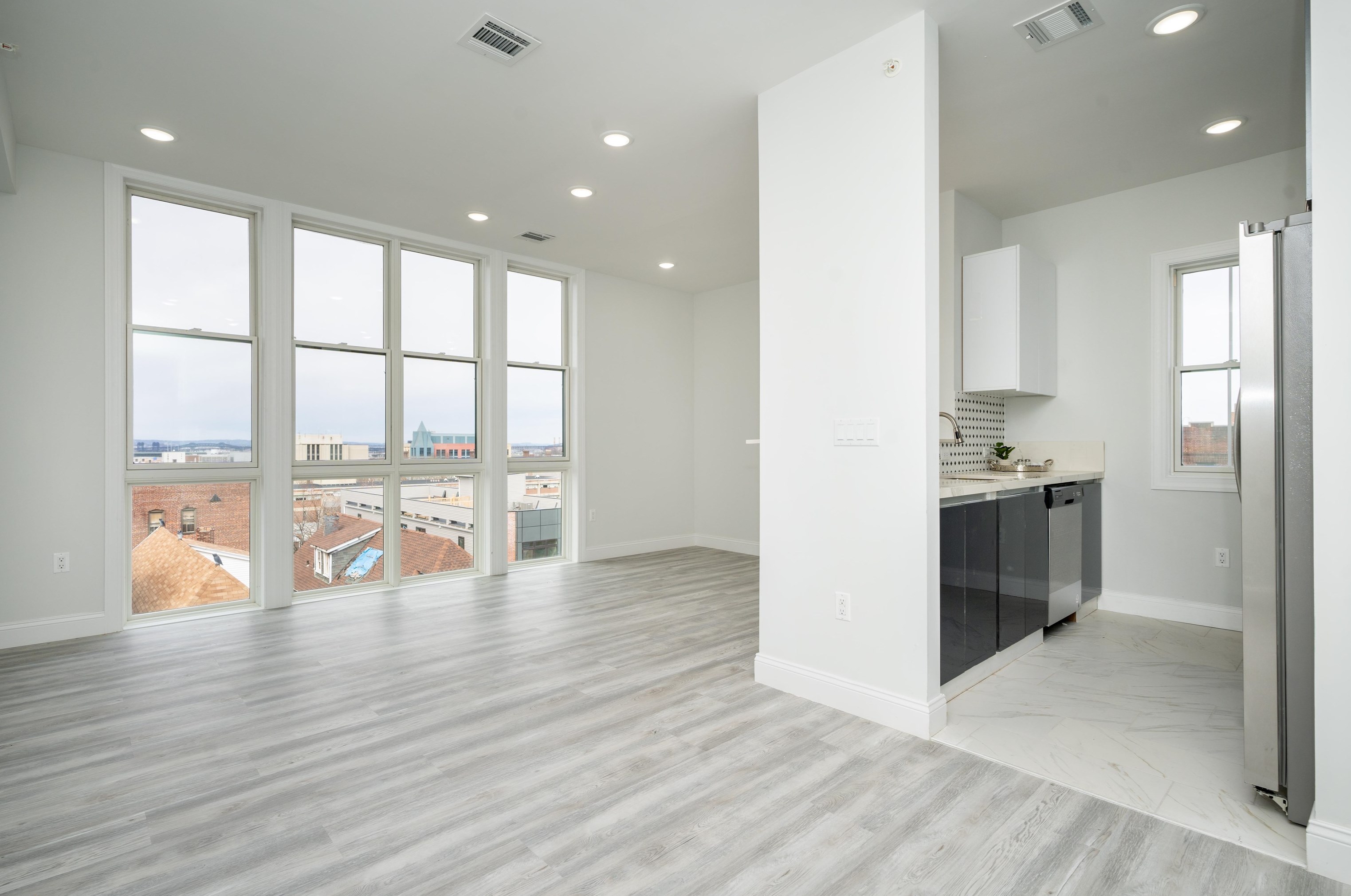 144 Bergen Ave #5b, Jersey City, NJ 07305
