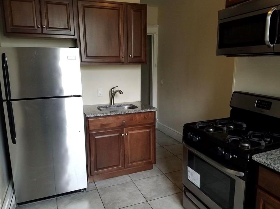 18 Graham St, Jersey City, NJ 07307-2624