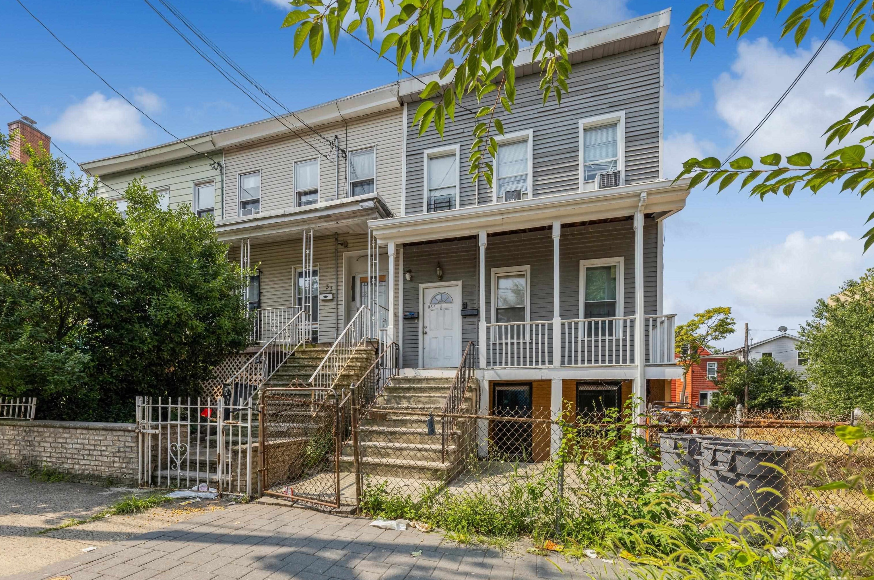 33 5 Oak St, Jersey City, NJ 07305