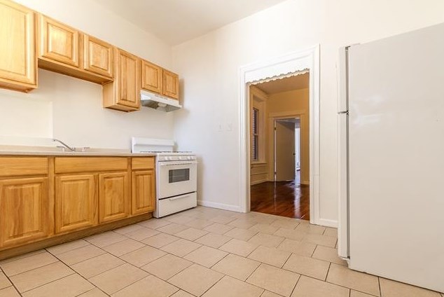 285 Old Bergen Rd, Jersey City, NJ 07305