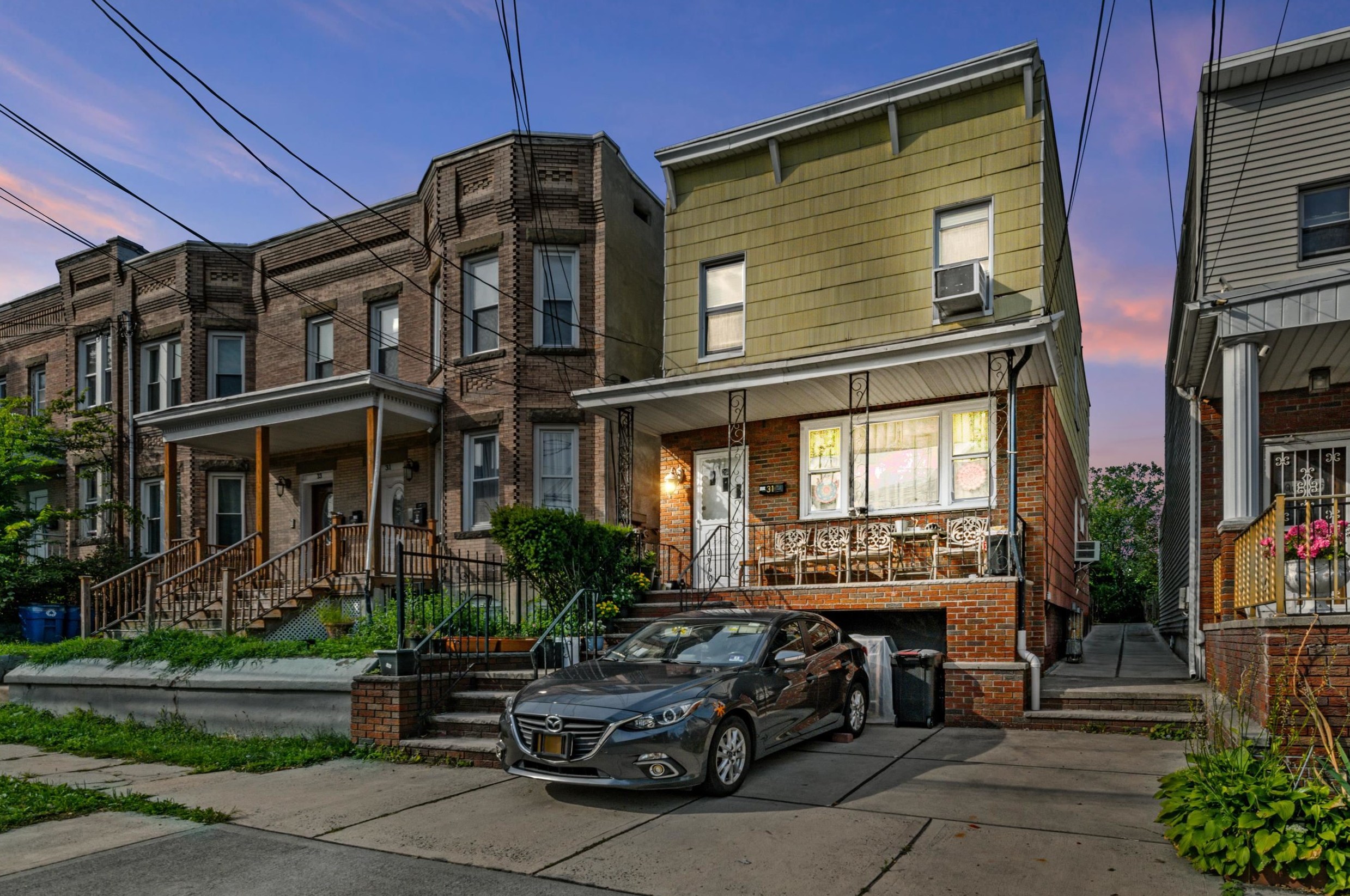 31 W 47th St, Bayonne, NJ 07002
