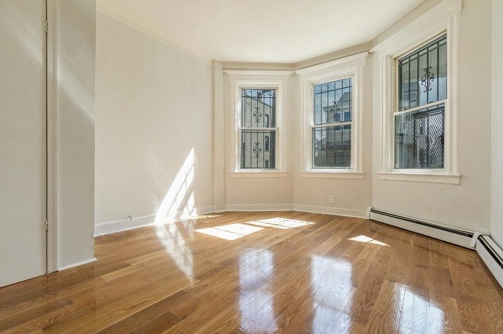 198 Myrtle Ave, Jersey City, NJ 07305