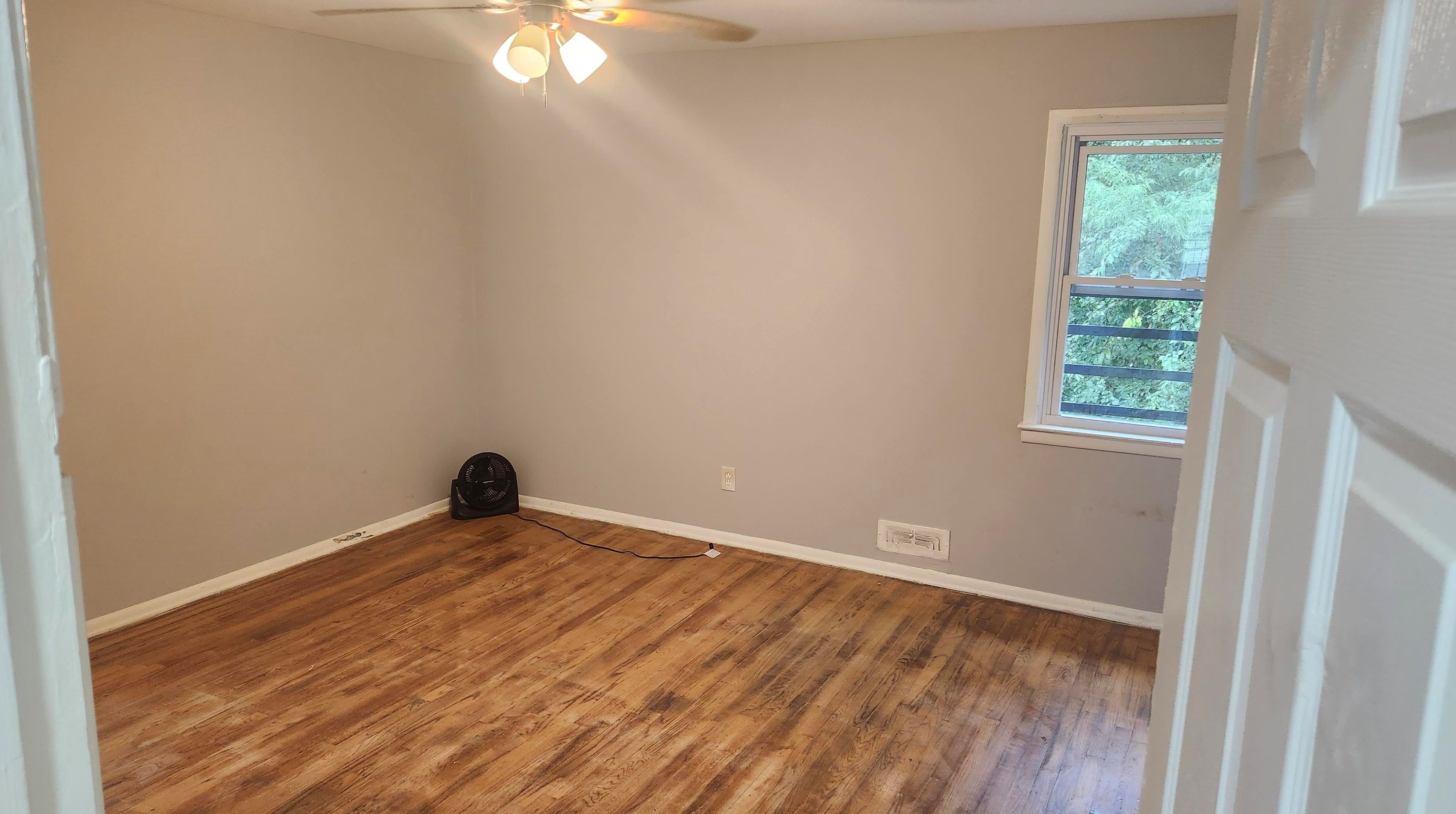 16 Sycamore Rd #2nd Floor, Bayonne, NJ 07002