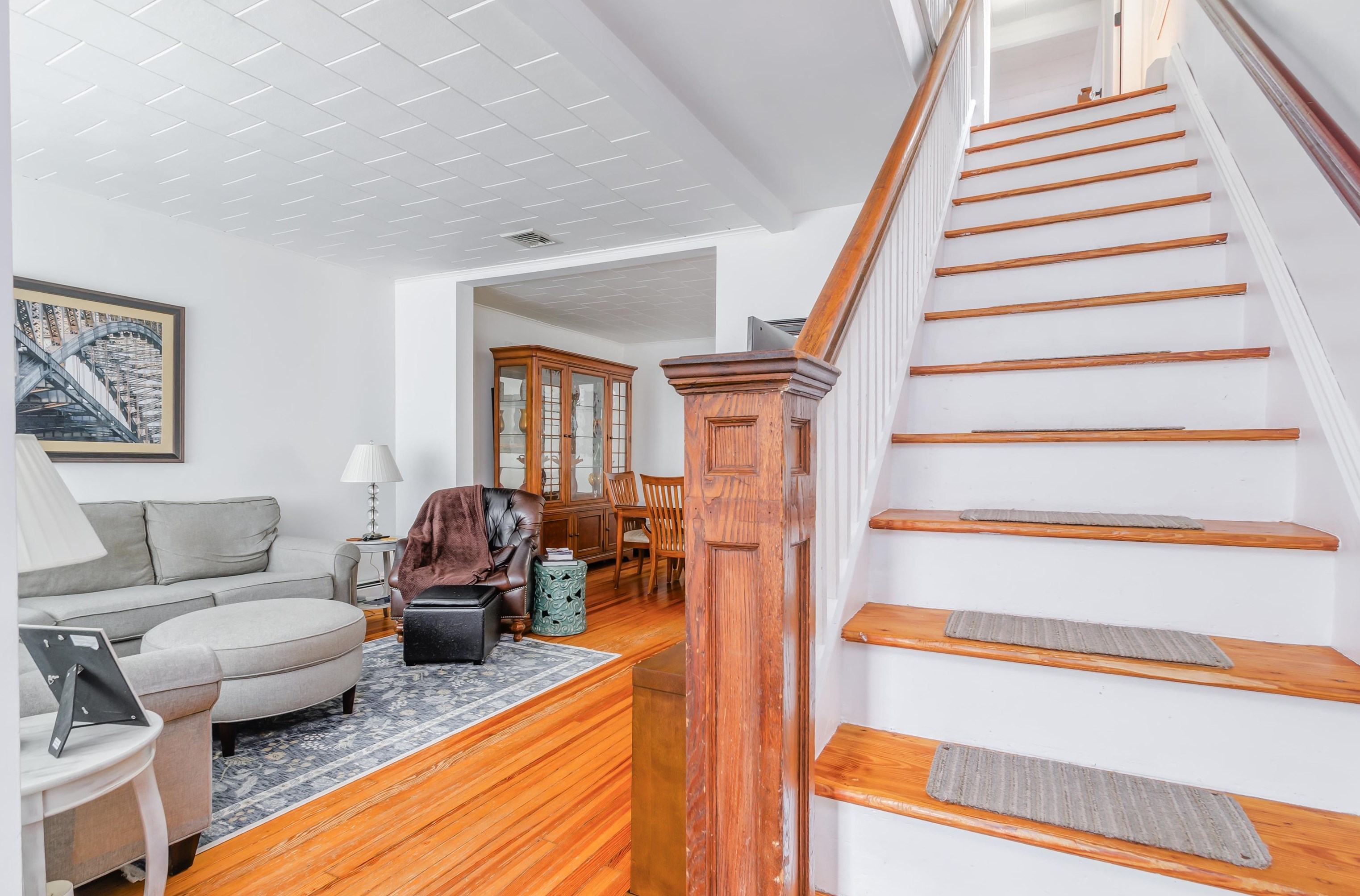 25 49th St, Bayonne, NJ 07002-4015