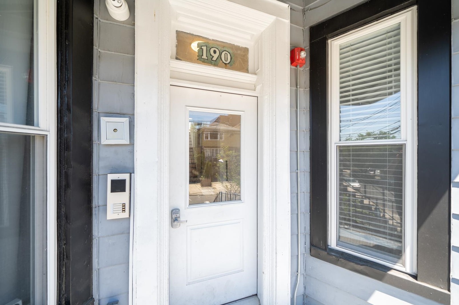 190 Congress St #2r, Jersey City, NJ 07307