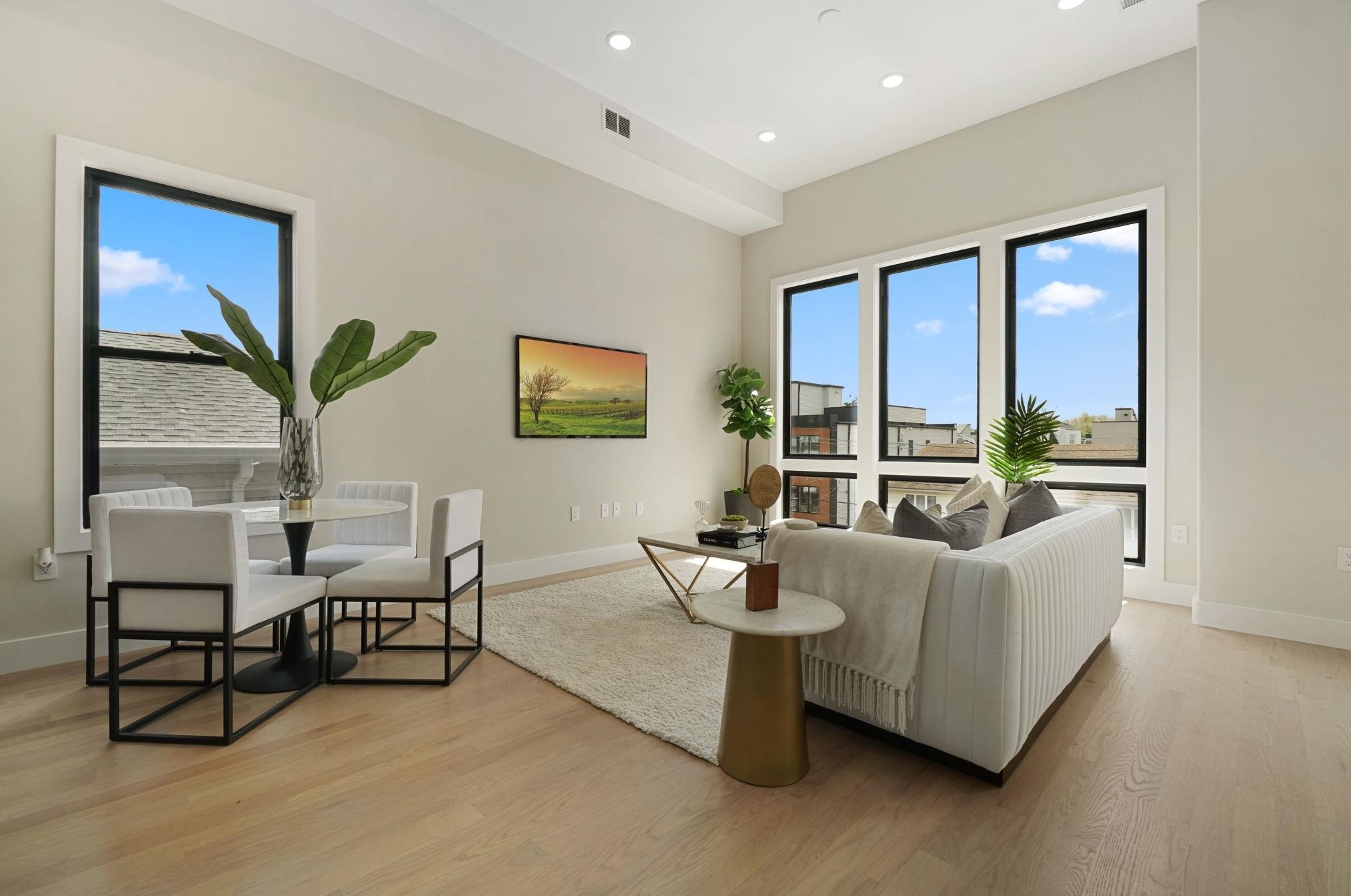34 Leonard St, Jersey City, NJ 07307-2524
