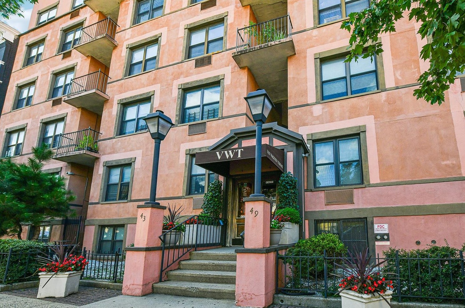 43 Van Wagenen Ave, Jersey City NJ  07306-5639 exterior